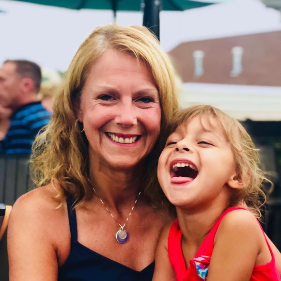 Meet your Posher, Jeanie - Picture 2 of 3